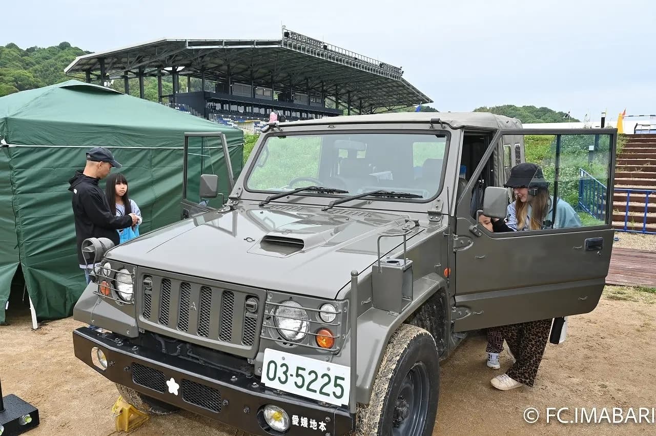 車両展示、VR体験、制服試着、デジタルサイネージ、用途別にパネル展示